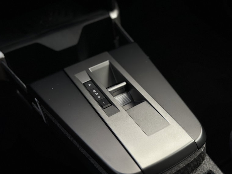 Vehicle Image 24