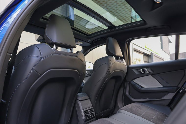 Vehicle Image 48