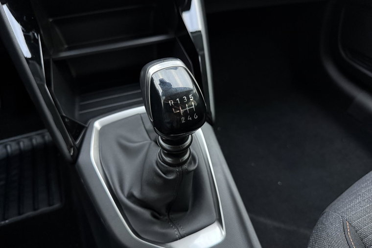 Vehicle Image 19