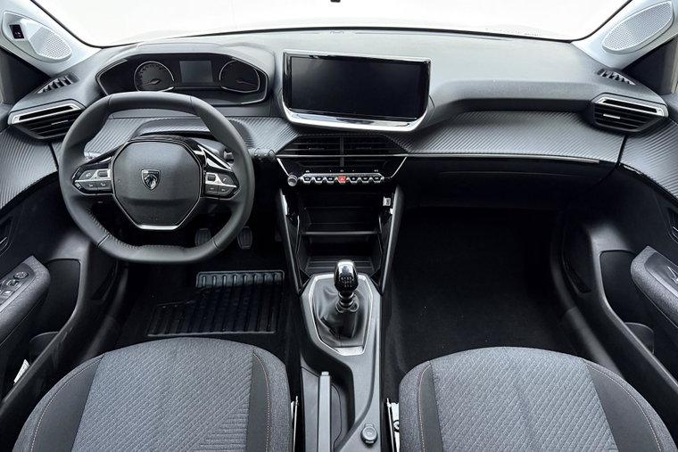 Vehicle Image 25