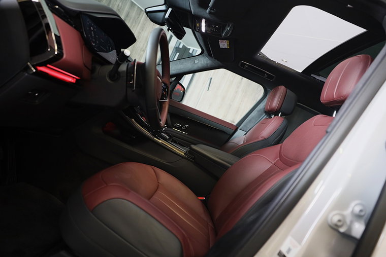 Vehicle Image 8