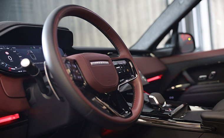 Vehicle Image 10