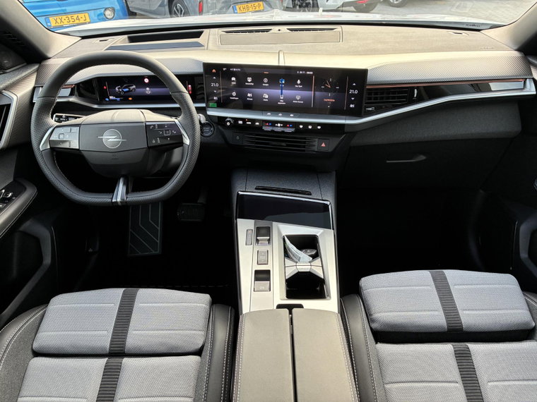 Vehicle Image 17