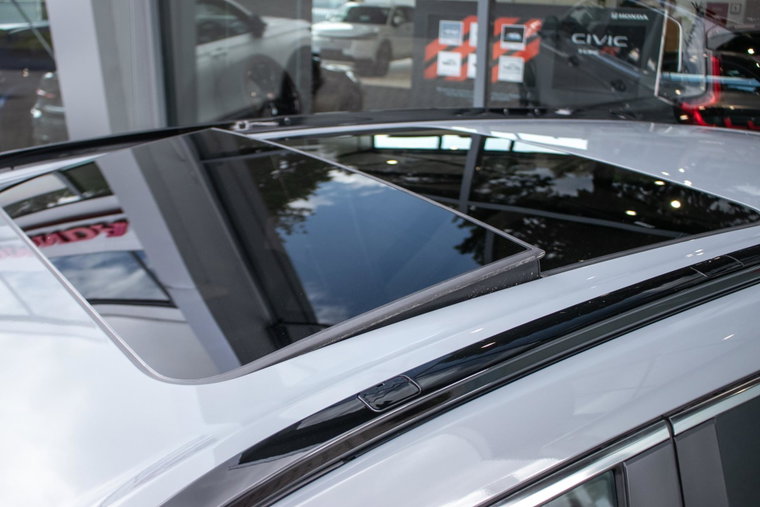 Vehicle Image 38