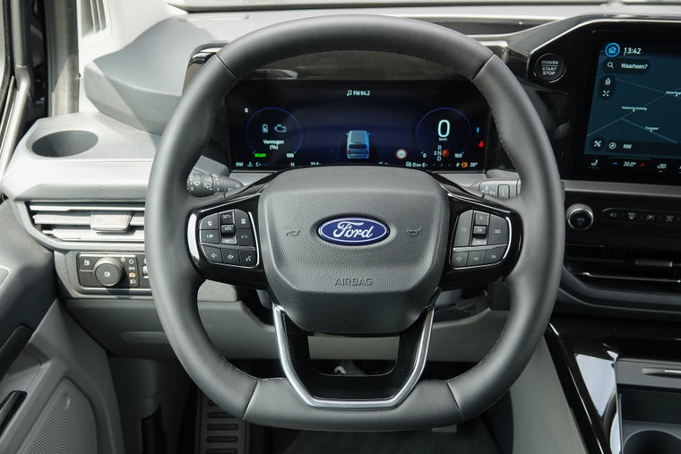 Vehicle Image 16