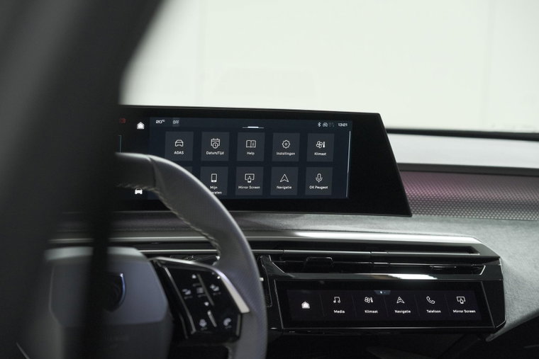 Vehicle Image 35