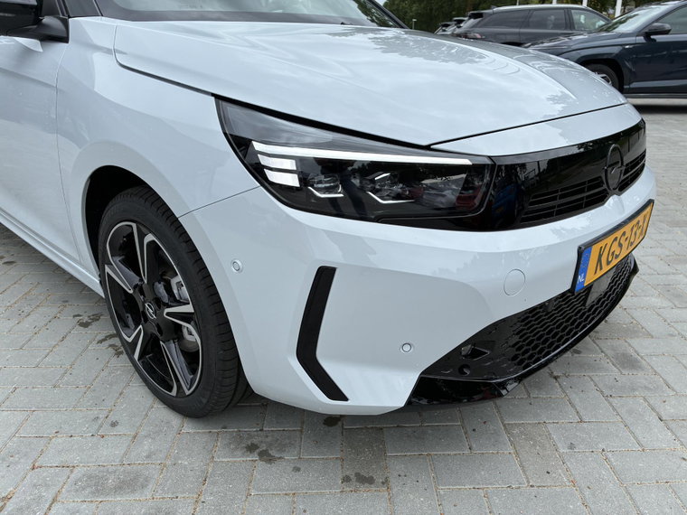 Vehicle Image 24