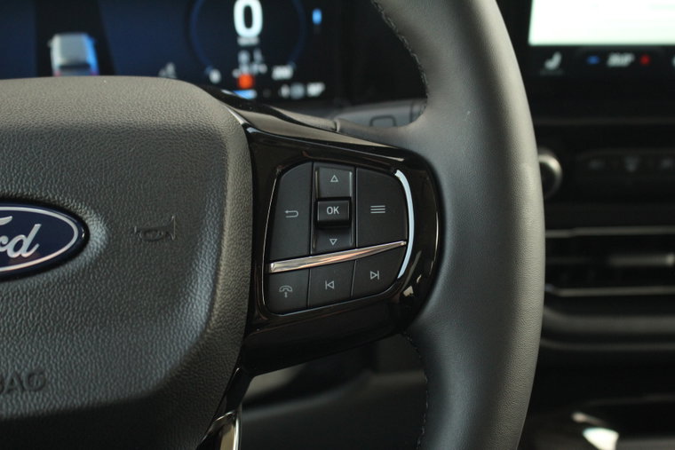 Vehicle Image 38