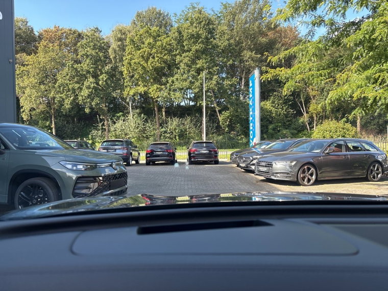 Vehicle Image 19