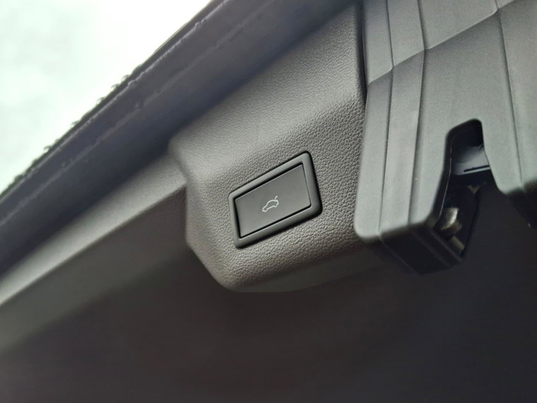Vehicle Image 60