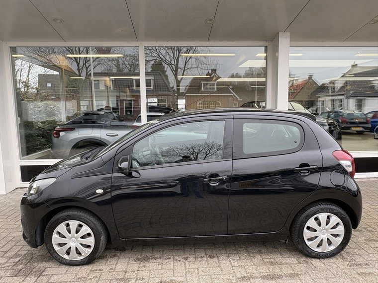 Vehicle Image 16