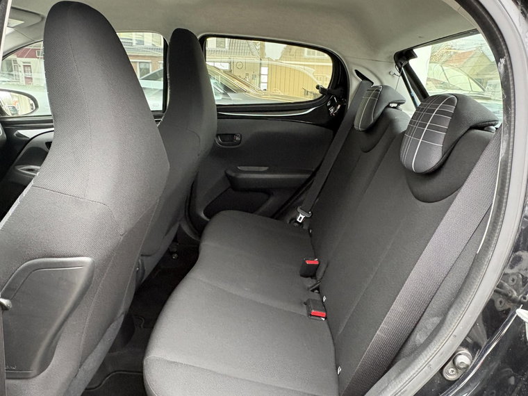Vehicle Image 17