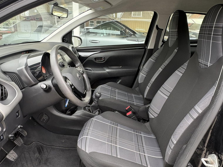 Vehicle Image 18
