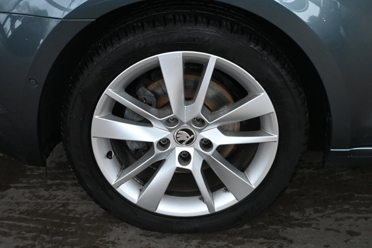 Vehicle Image 14