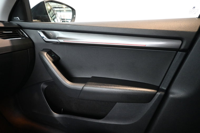Vehicle Image 45