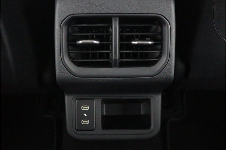 Vehicle Image 46