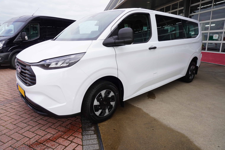 Vehicle Image 9