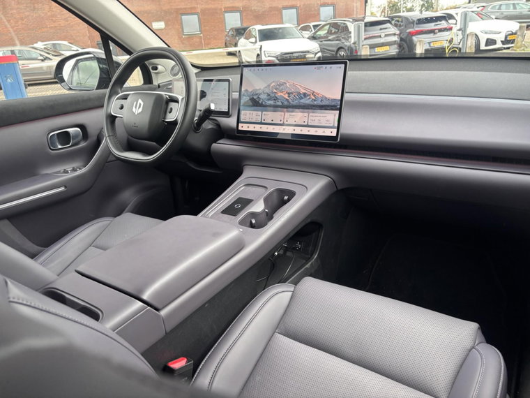 Vehicle Image 22