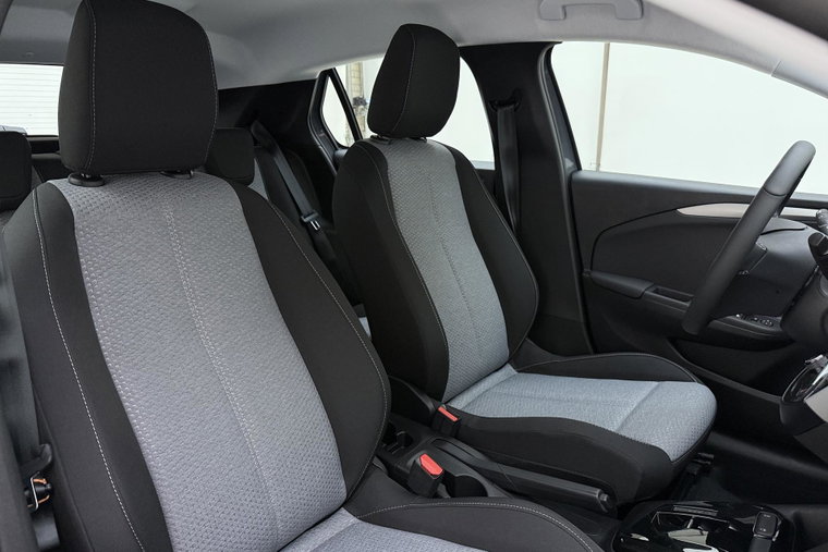 Vehicle Image 16