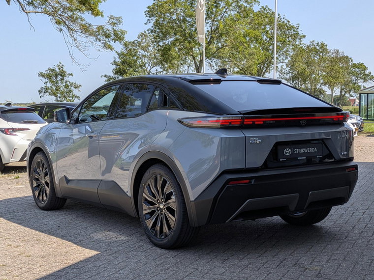 Vehicle Image 12