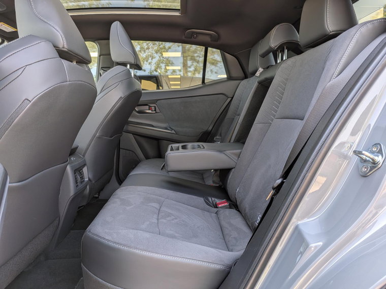 Vehicle Image 21
