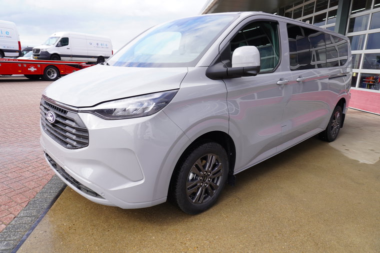 Vehicle Image 9