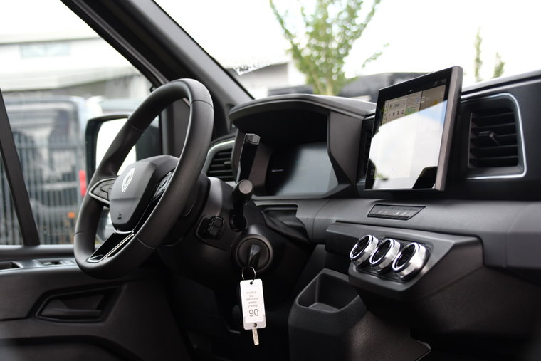 Vehicle Image 19