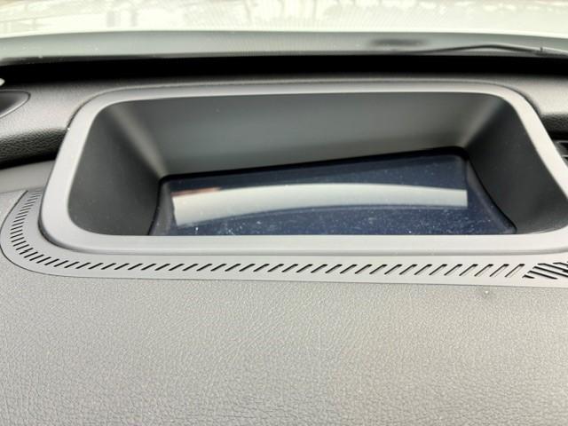 Vehicle Image 33