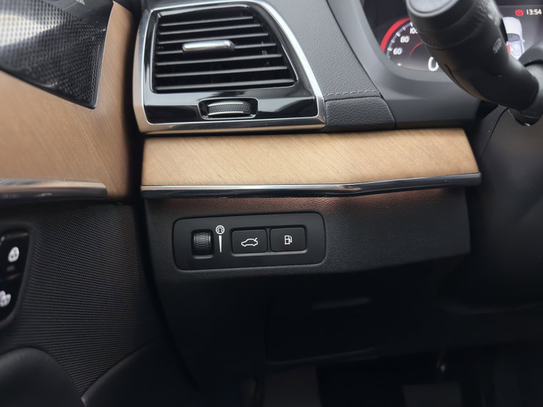Vehicle Image 26