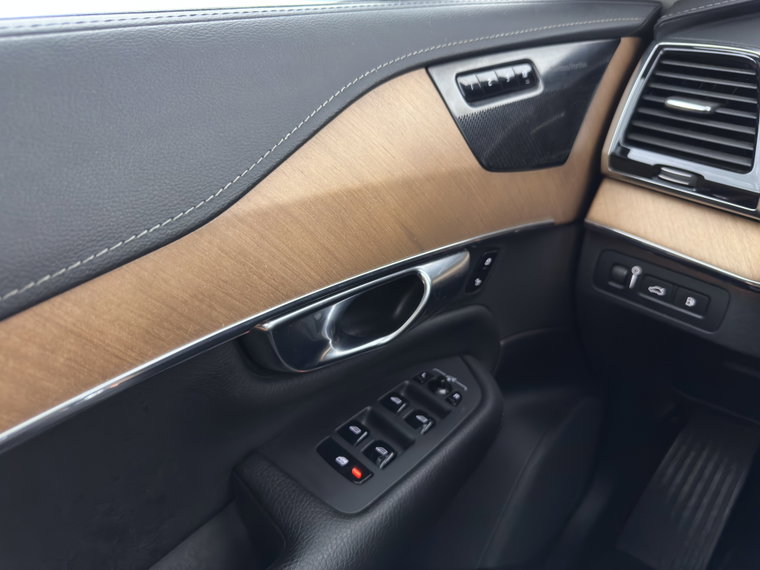 Vehicle Image 27
