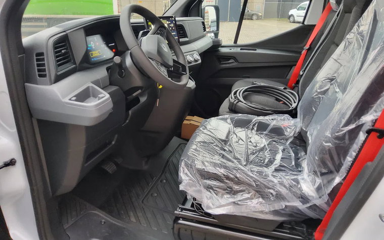 Vehicle Image 14