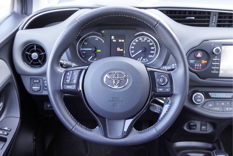 Vehicle Image 21