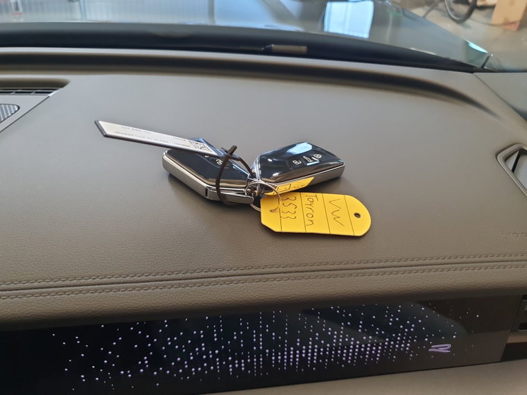 Vehicle Image 32