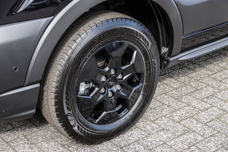 Vehicle Image 7