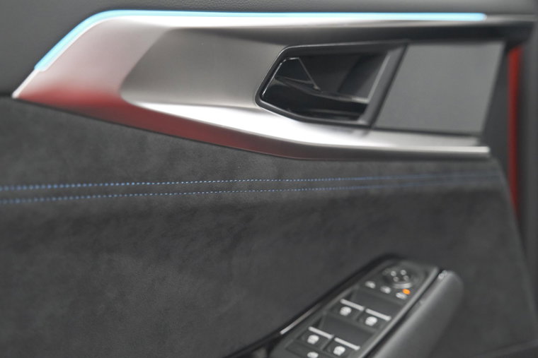 Vehicle Image 30