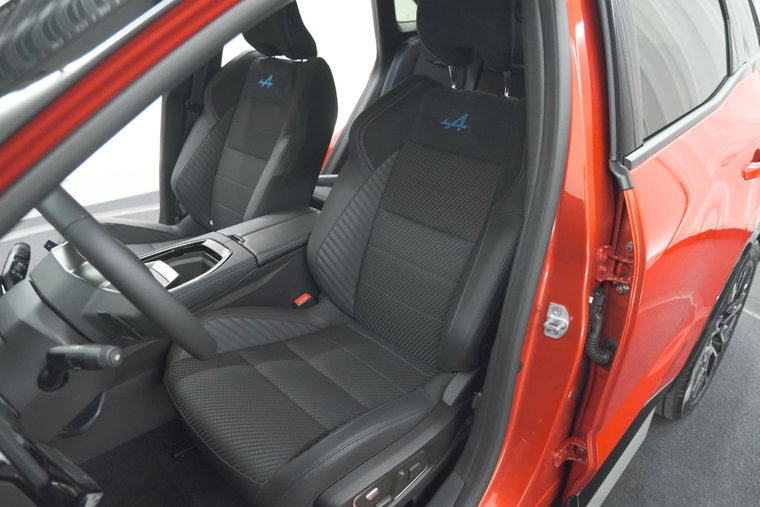 Vehicle Image 32