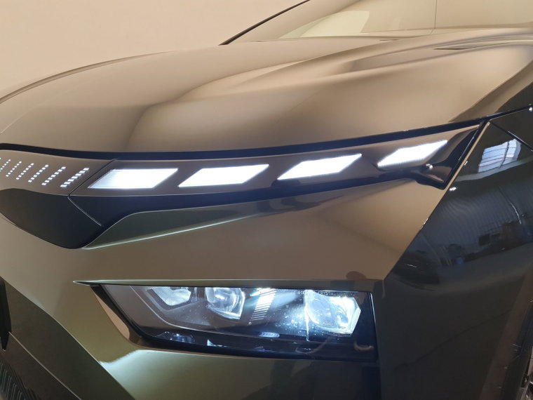 Vehicle Image 9