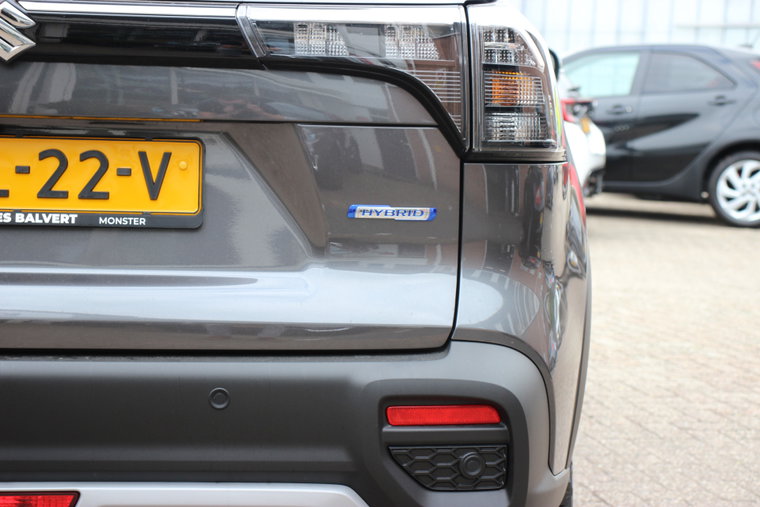 Vehicle Image 25