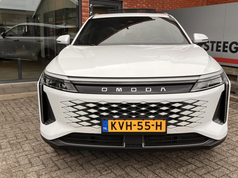 Vehicle Image 8