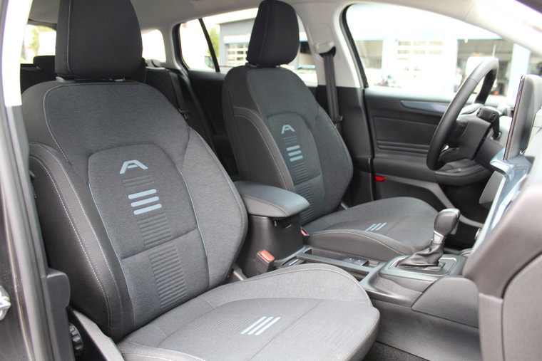 Vehicle Image 35