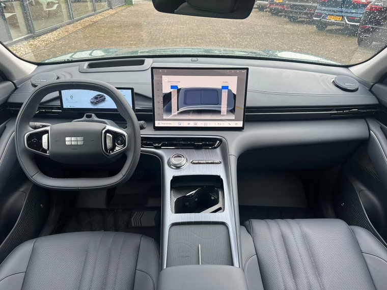 Vehicle Image 15