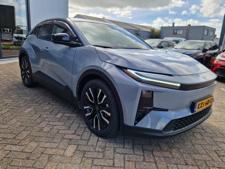 Vehicle Image 6