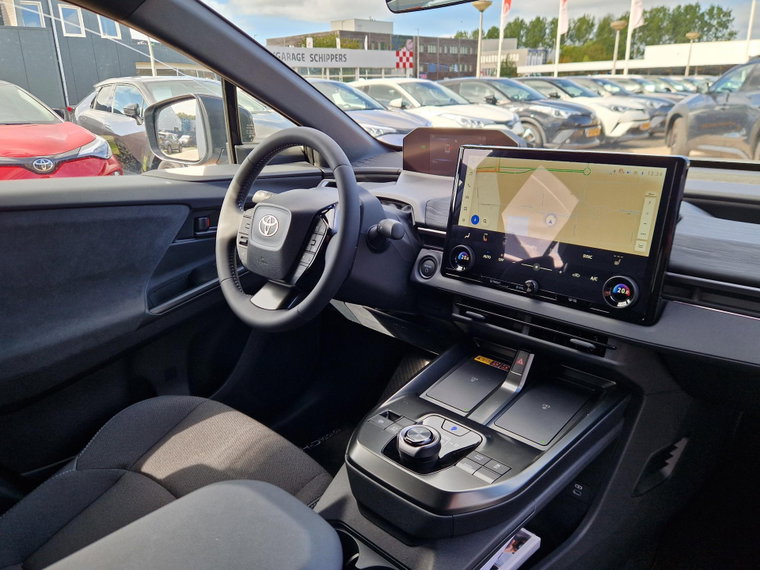 Vehicle Image 9