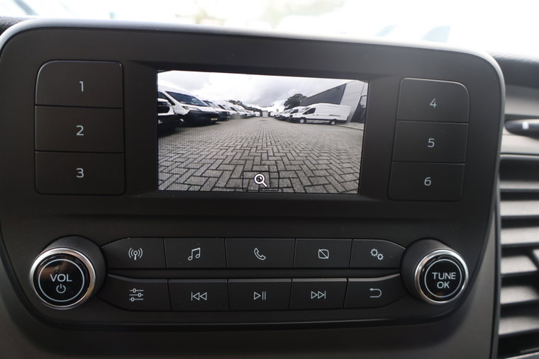 Vehicle Image 29