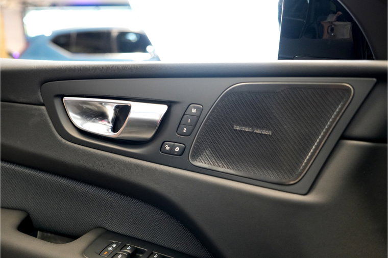 Vehicle Image 38