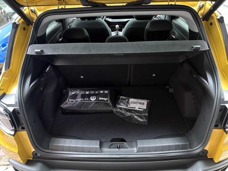 Vehicle Image 21