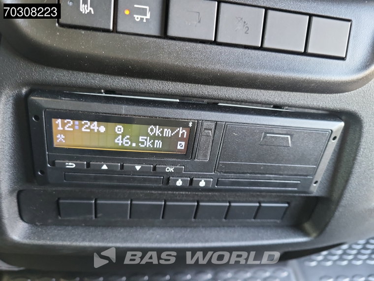 Vehicle Image 29