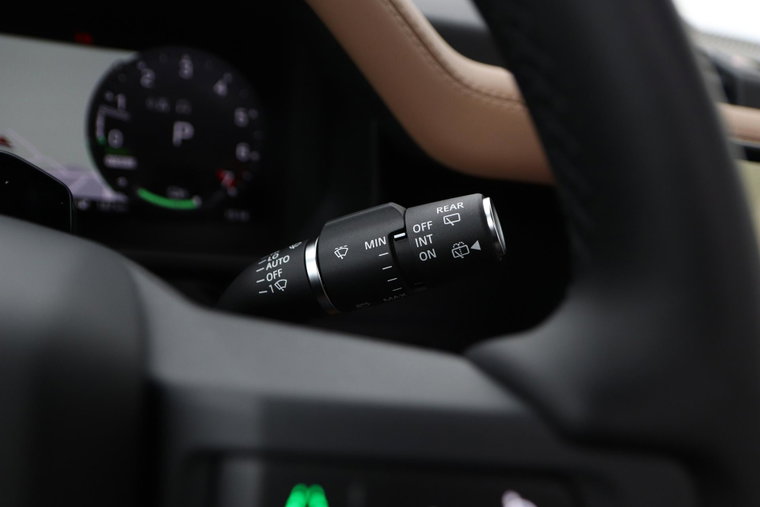 Vehicle Image 35