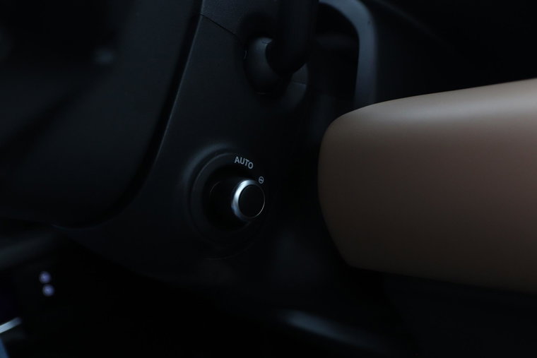 Vehicle Image 36