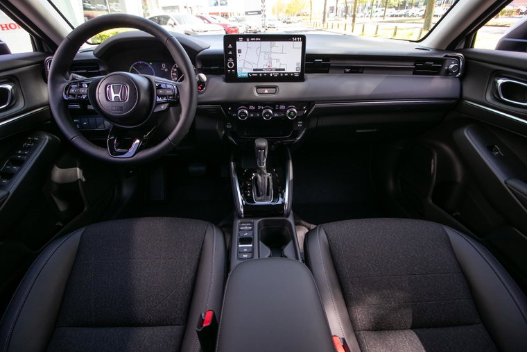 Vehicle Image 16